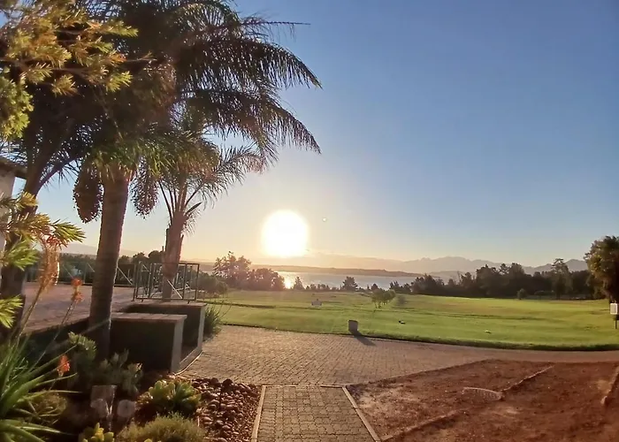 The 10Th Hole - Golf Estate
